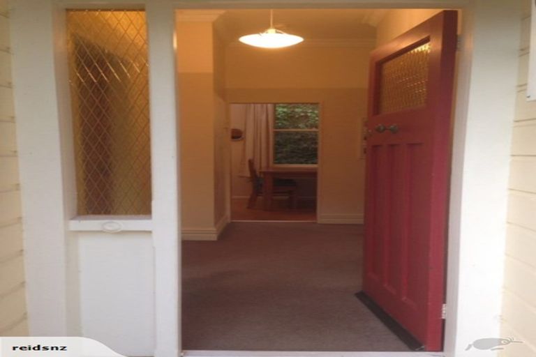 Photo of property in 12 Governor Road, Northland, Wellington, 6012