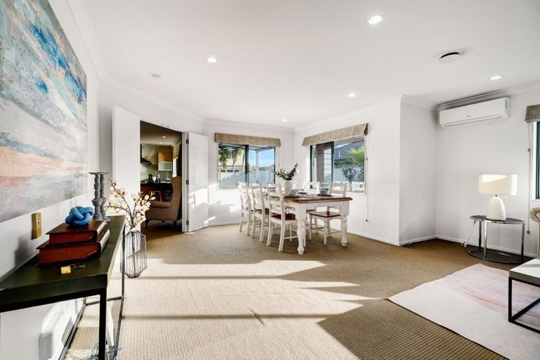 Photo of property in 16 Turnberry Drive, Wattle Downs, Auckland, 2103