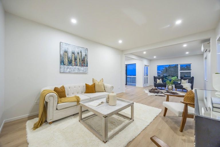 Photo of property in 255 Glenfield Road, Hillcrest, Auckland, 0627