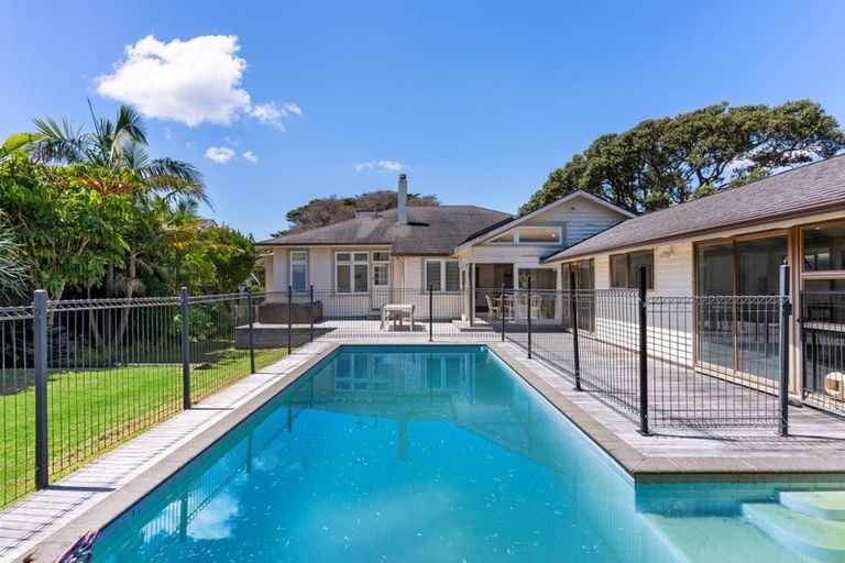 Photo of property in 8 Tiri Road, Milford, Auckland, 0620