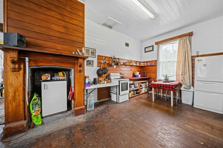 Photo of property in 1 Castle Hill Road, Alfredton, Eketahuna, 4996