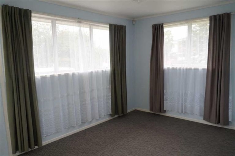 Photo of property in 61 Harrington Road, Henderson, Auckland, 0610