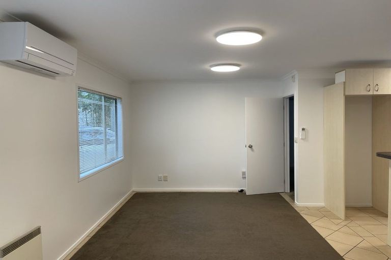 Photo of property in 16 Catrina Avenue, Birkenhead, Auckland, 0626