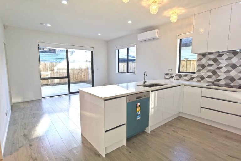 Photo of property in 4 Waka Ama Road, Karaka, Papakura, 2113