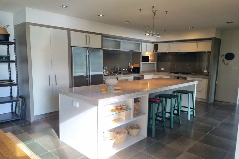 Photo of property in 29 Amelia Crescent, Waikawa, Picton, 7220