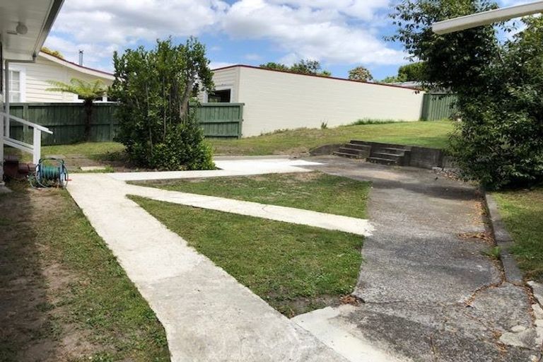 Photo of property in 39 Awaroa Road, Helensville, 0800