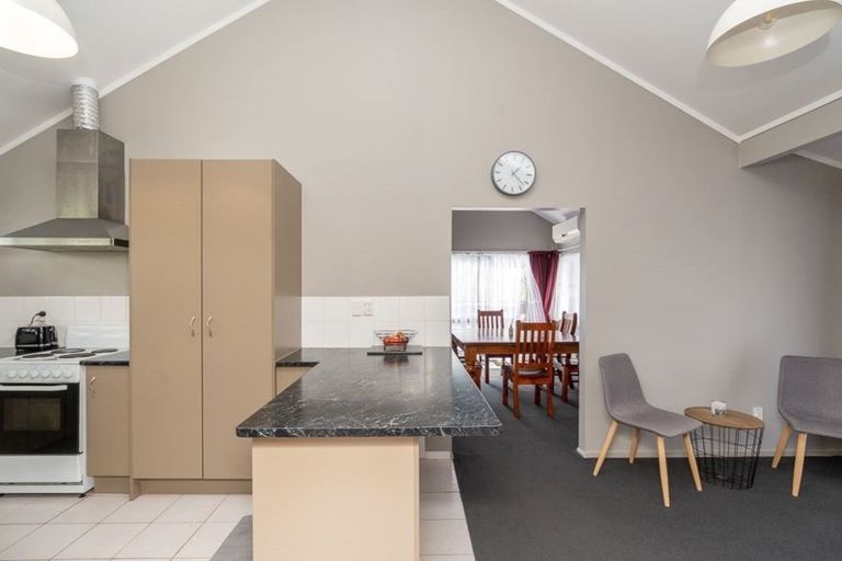 Photo of property in 17 Kentucky Crescent, Nawton, Hamilton, 3200