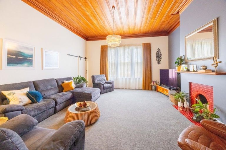 Photo of property in 16 Tamumu Road, Waipawa, 4210