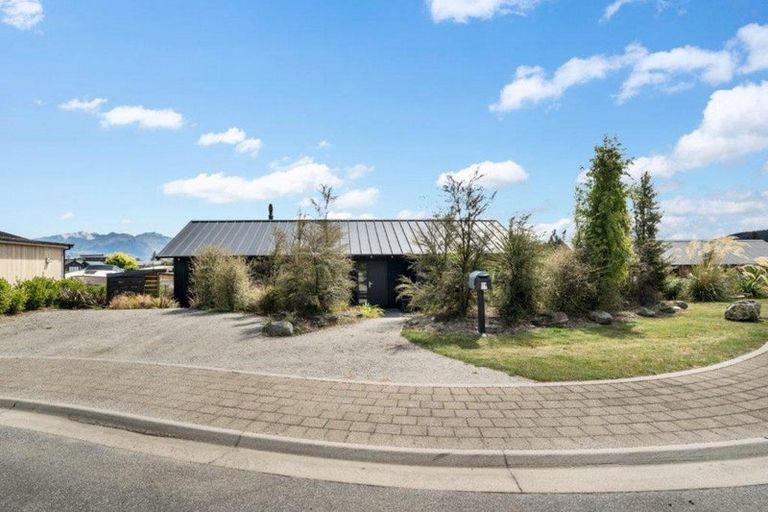 Photo of property in 14 Daniels Terrace, Wanaka, 9305