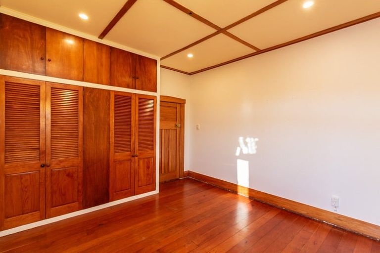 Photo of property in 12 Veronica Street, Brooklyn, Wellington, 6021