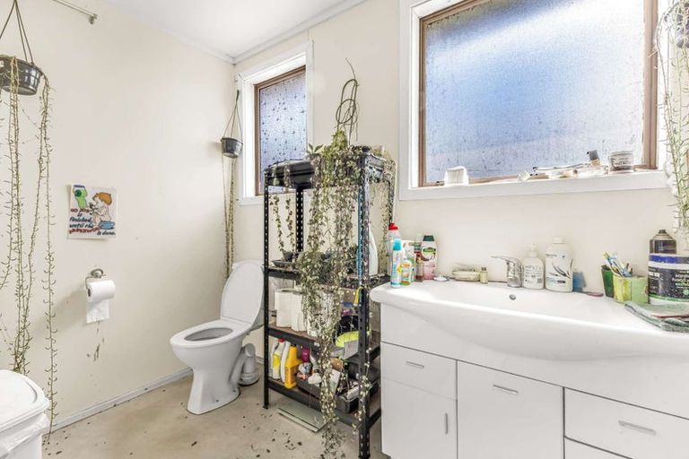 Photo of property in 14 Tawa Street, Inglewood, 4330