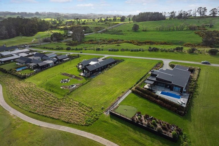 Photo of property in 53 Grayson Road, Wainui, 0992
