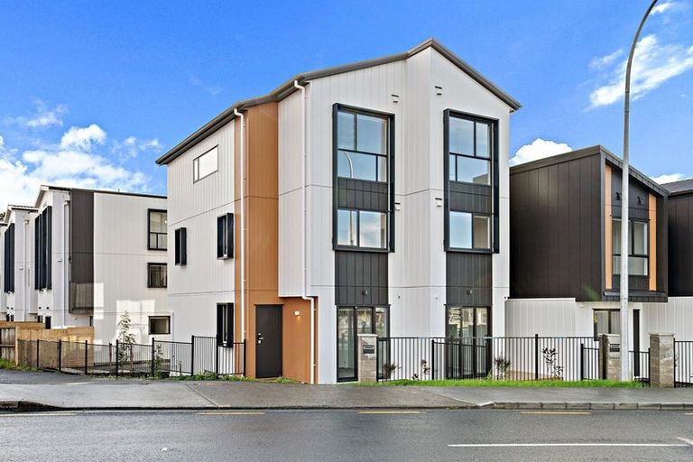 Photo of property in 1 Red Arches Road, Henderson, Auckland, 0610