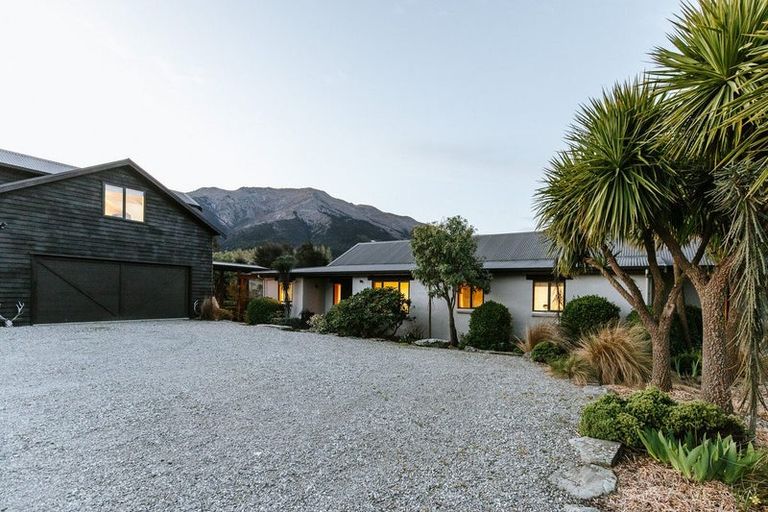 Photo of property in 1050 Lake Hawea-albert, Albert Town, Wanaka, 9382