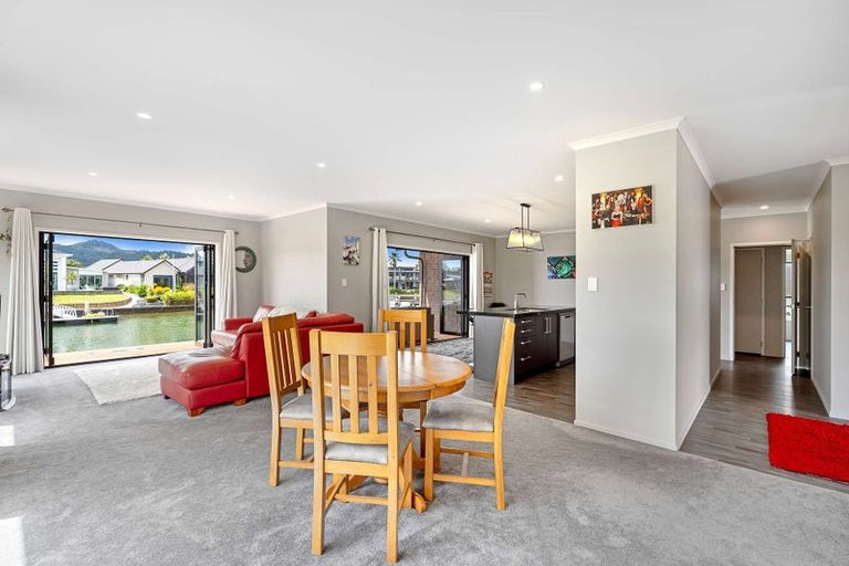 Photo of property in 12 Kelly Place, Whitianga, 3510