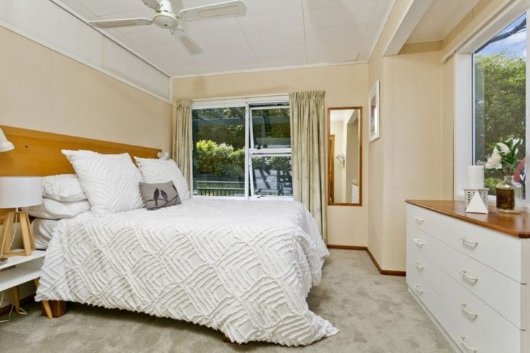 Photo of property in 66 Lake Road, Northcote, Auckland, 0627