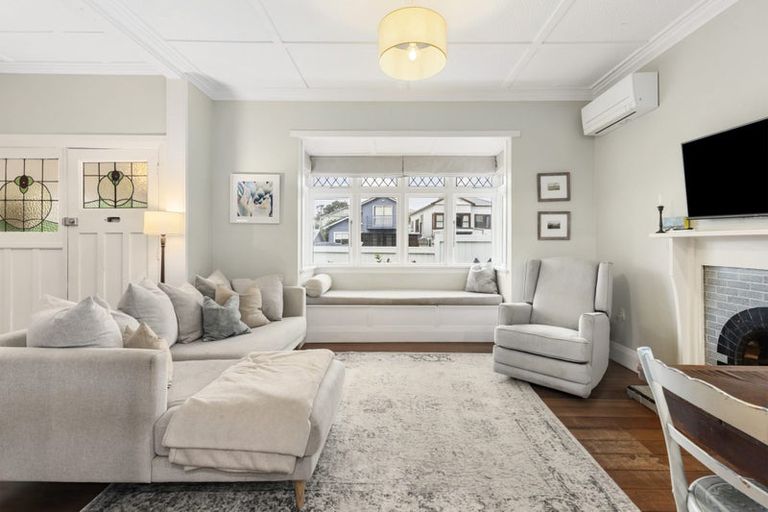 Photo of property in 10 Brighton Street, Island Bay, Wellington, 6023