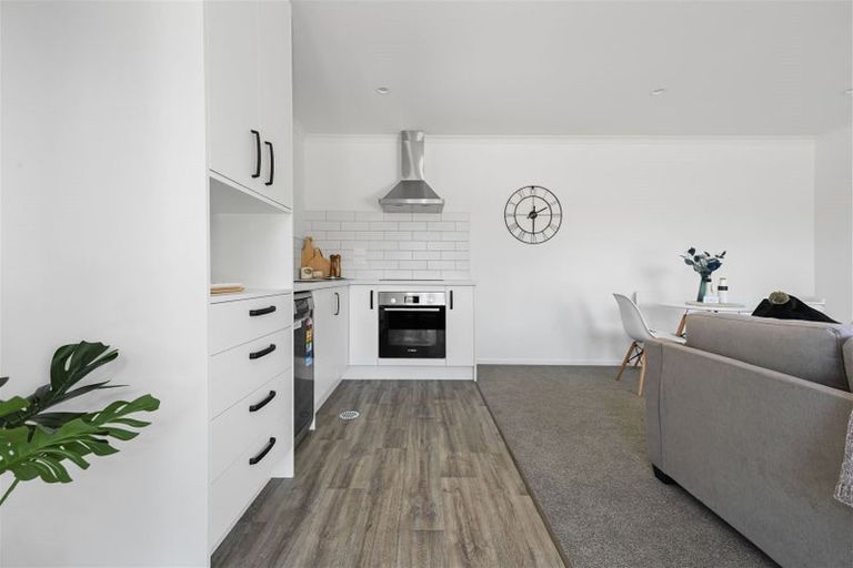 Photo of property in 2u1 Searancke Place, Fairfield, Hamilton, 3214