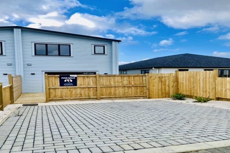 Photo of property in 42 Auranga Drive, Karaka, 2113