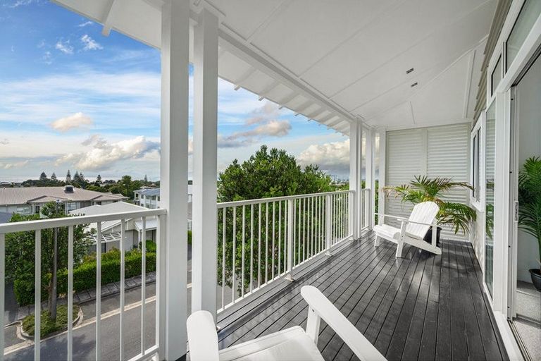 Photo of property in 15 Landmark Terrace, Orewa, 0931