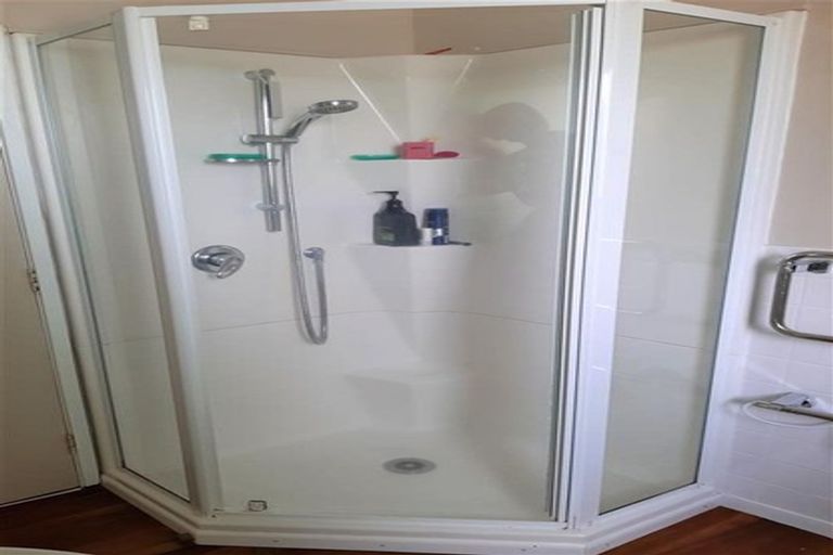 Photo of property in 1/7 Studfall Street, Pakuranga Heights, Auckland, 2010