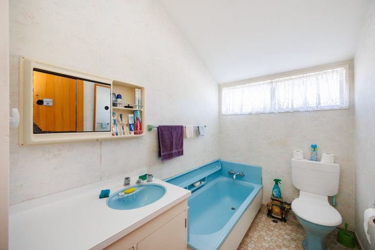 Photo of property in 2a Bristol Crescent, Roslyn, Palmerston North, 4414