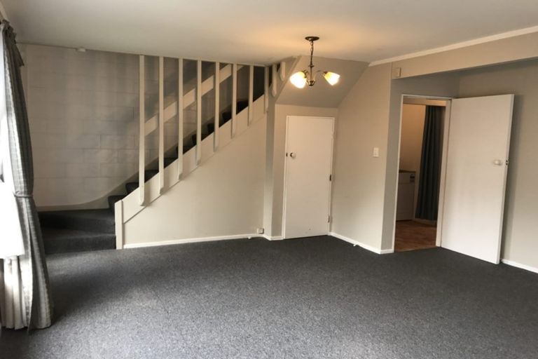 Photo of property in 89 Churton Drive, Churton Park, Wellington, 6037