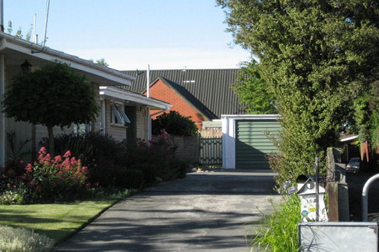 Photo of property in 16a Broadfell Avenue, Avonhead, Christchurch, 8042