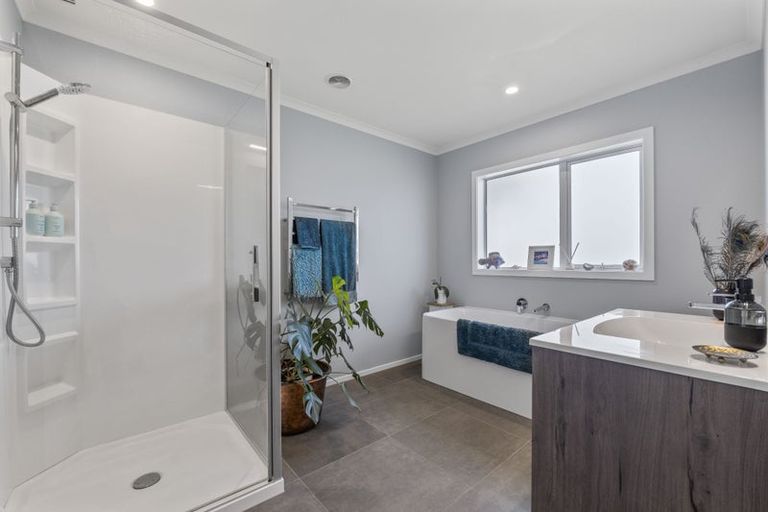 Photo of property in 7 Cross Street, Lepperton, New Plymouth, 4373