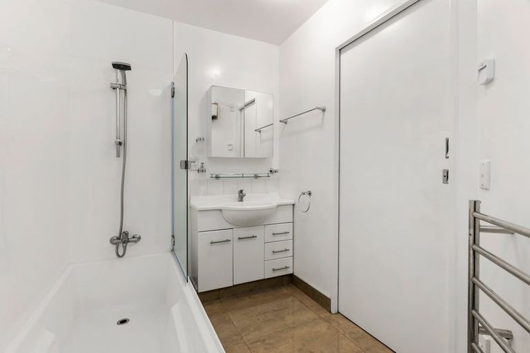 Photo of property in Luxford Villas, 108/72 Herald Street, Berhampore, Wellington, 6023