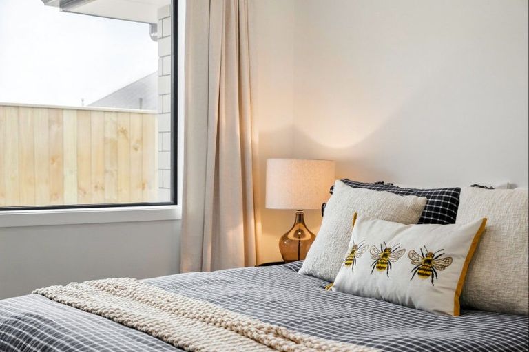 Photo of property in 21a Weraroa Road, Levin, 5510