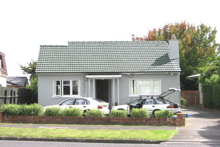 Photo of property in 121 Titirangi Road, New Lynn, Auckland, 0600