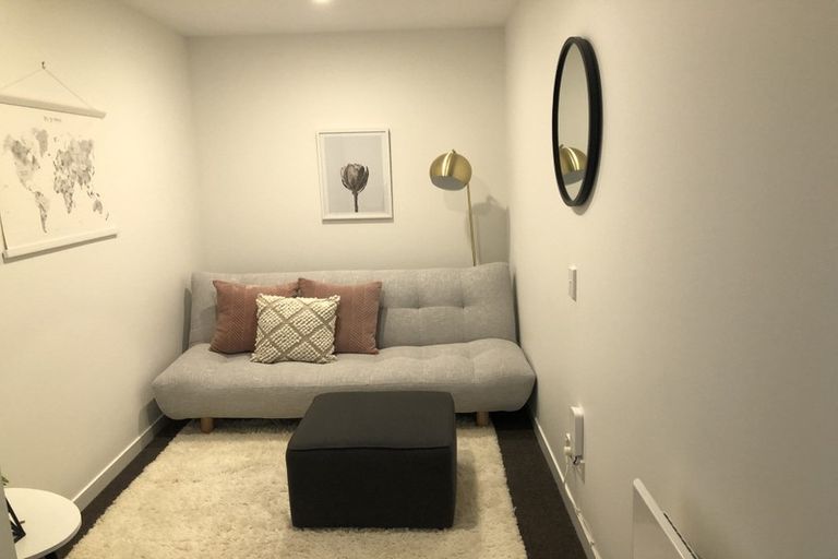 Photo of property in 17 Highlands Close, Queenstown, 9300