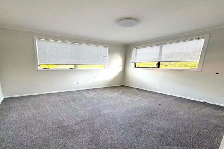 Photo of property in 104 Kemp Road, Massey, Auckland, 0614