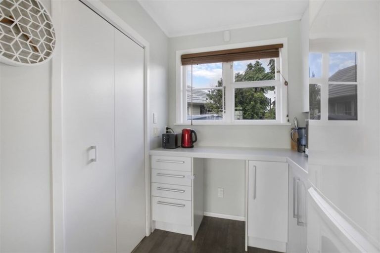 Photo of property in 10 Gladfield Lane, Te Atatu Peninsula, Auckland, 0610