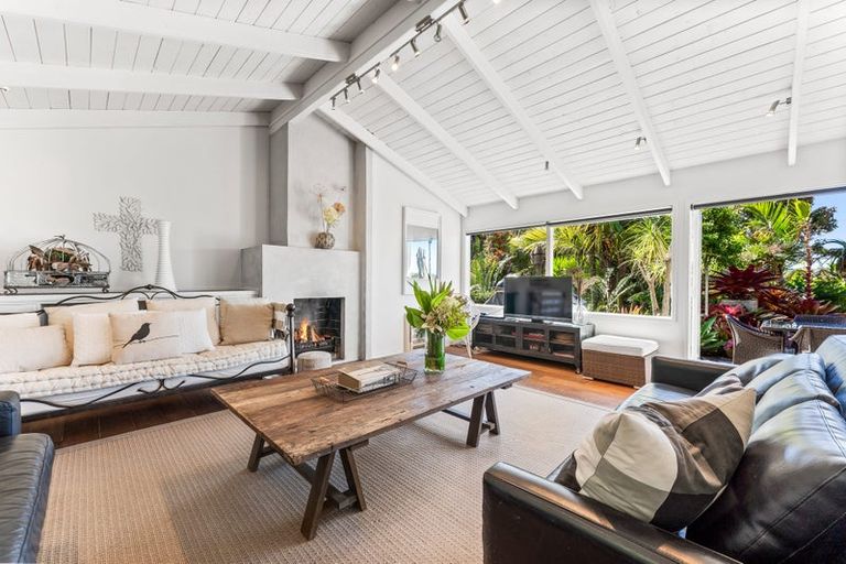 Photo of property in 465 Leigh Road, Whangateau, 0985