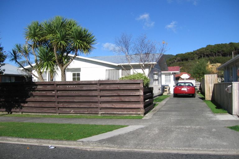 Photo of property in 11 Kerepehi Grove, Wainuiomata, Lower Hutt, 5014