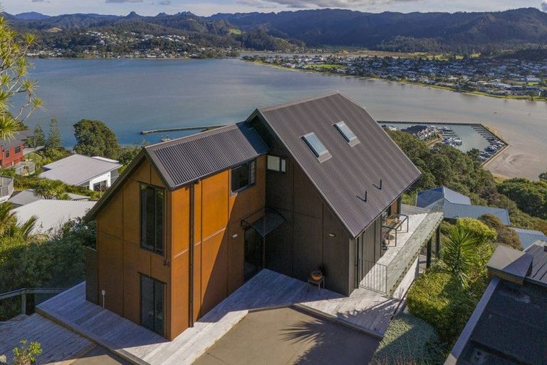 Photo of property in 34 Motuhoa Road, Tairua, 3508