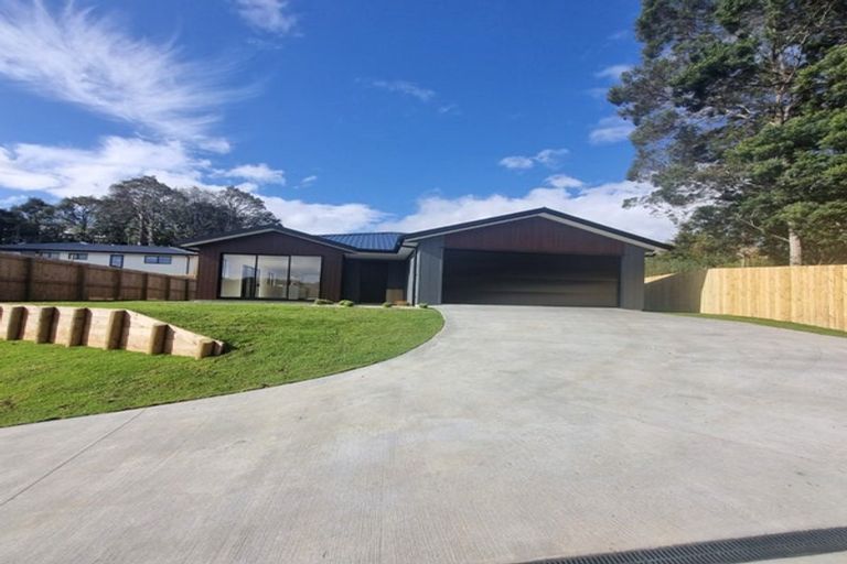 Photo of property in 7 Monterey Rise, Te Kamo, 0112