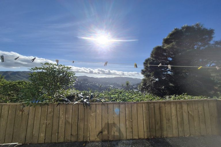Photo of property in 51 Huntingdon Street, Northland, Wellington, 6012