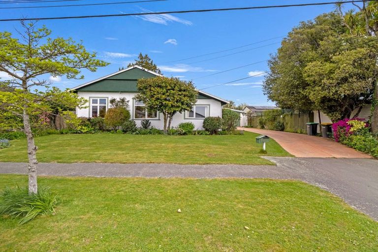 Photo of property in 15 Cleveland Street, Edgeware, Christchurch, 8013