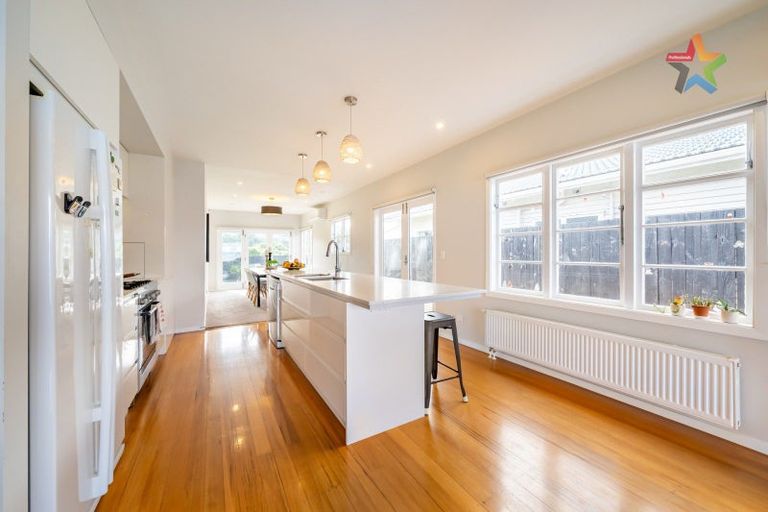 Photo of property in 46 Milne Terrace, Island Bay, Wellington, 6023