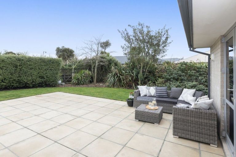 Photo of property in 20 Dunaverty Place, Broomfield, Christchurch, 8042