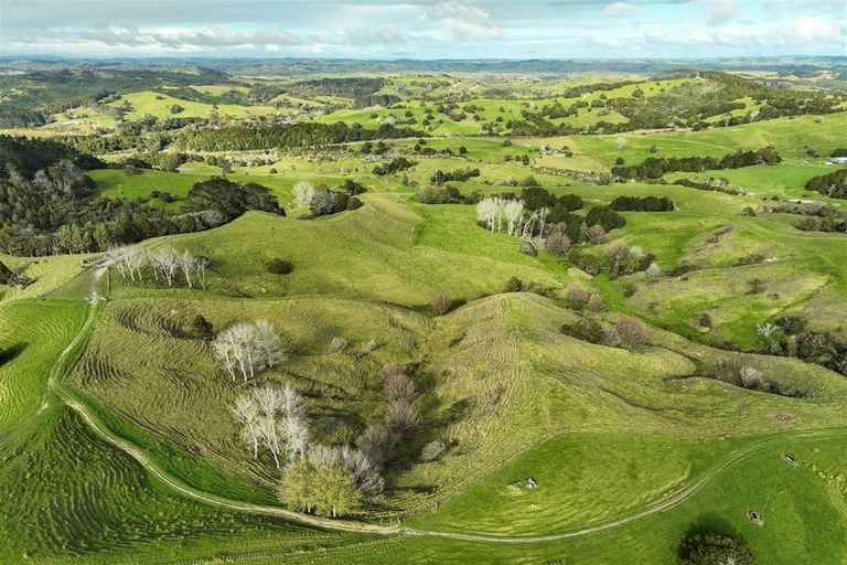 Photo of property in 435 Wairere Road, Paparoa, 0571