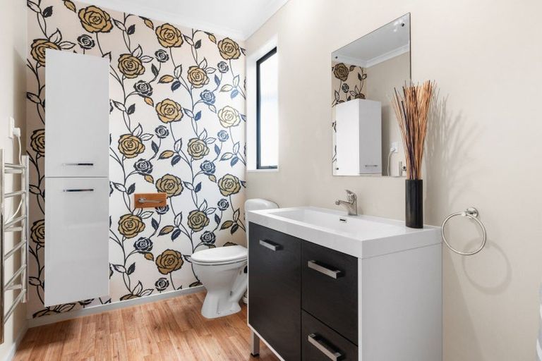 Photo of property in 2 Otatara Road, Taradale, Napier, 4112