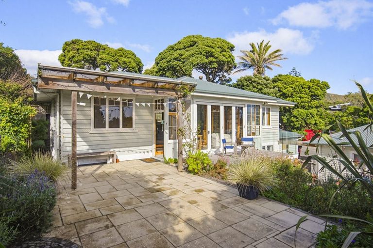Photo of property in 7 Tangahoe Street, Paekakariki, 5034