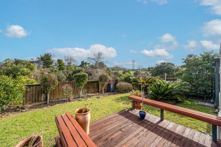Photo of property in 2/55 Aviemore Drive, Highland Park, Auckland, 2010