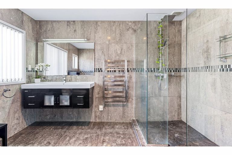 Photo of property in 42 Velma Road, Hillcrest, Auckland, 0627