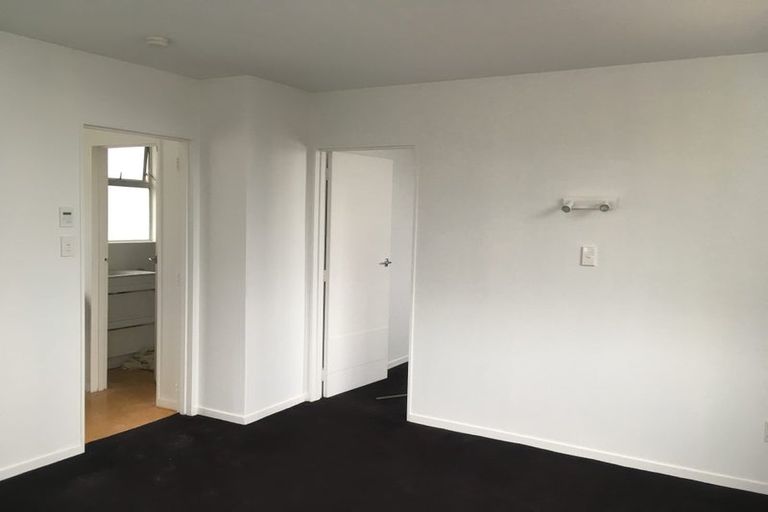 Photo of property in 127u6 Queens Drive, Lyall Bay, Wellington, 6022