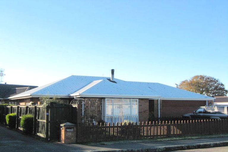 Photo of property in 2/22a Mortlake Street, Islington, Christchurch, 8042
